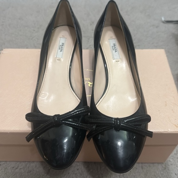 Like New Prada shoes 37.5, very minimal signs scuffings. - Picture 9 of 9